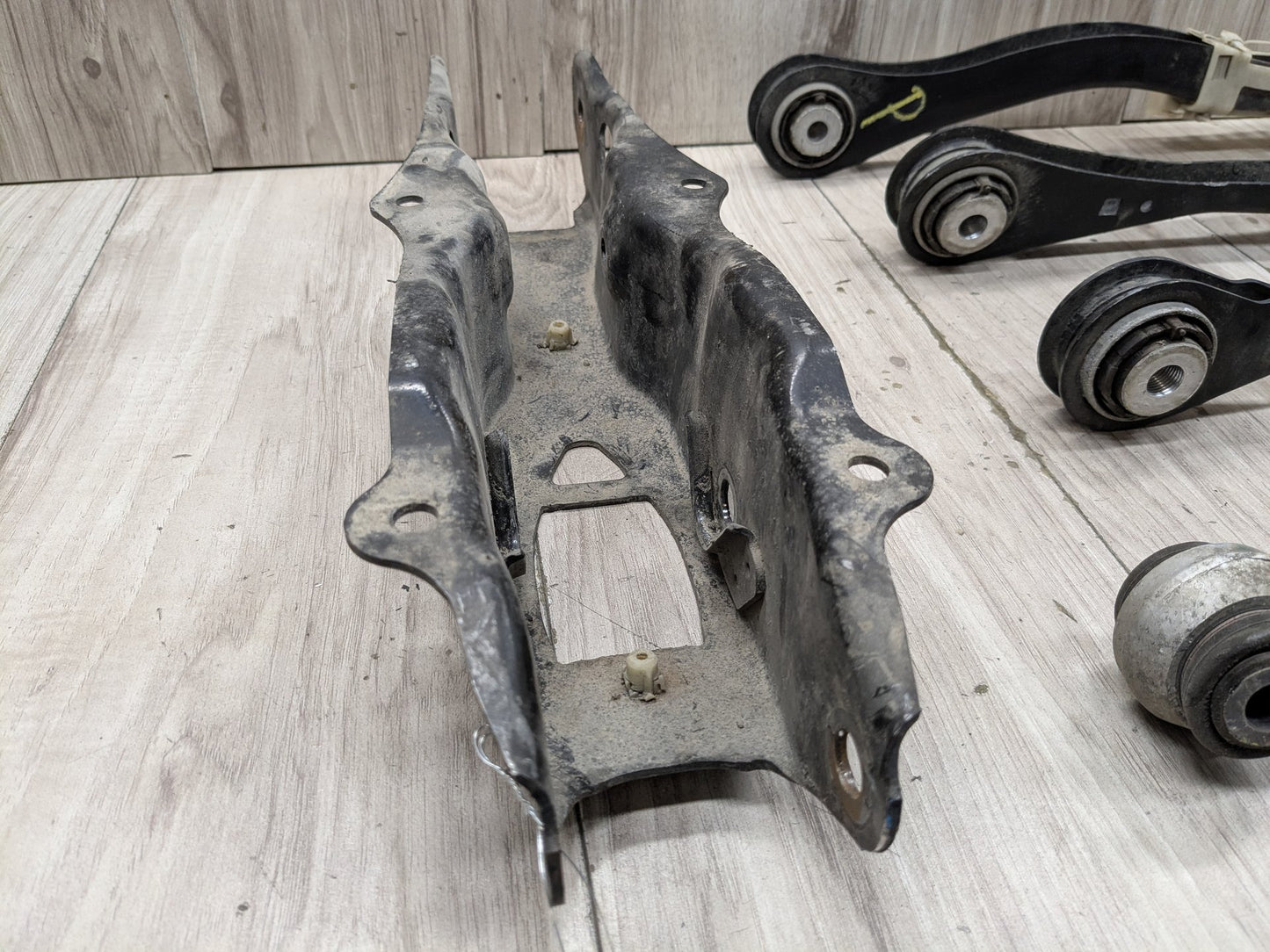 2019 - 2026 BMW X5 G05 Rear Left Driver Control Arms SET 6878018 N63B44M3