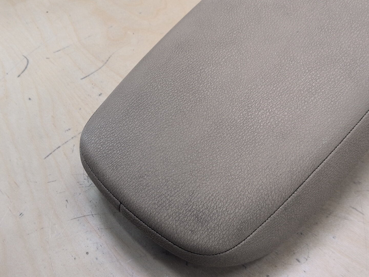 2011-2016 BMW X3 F25 Center Console Armrest Arm Rest 9216669