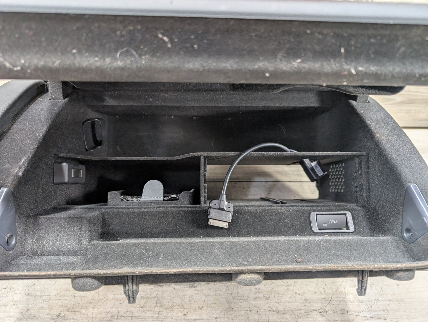 2008 - 2017 Audi S5 8T Dashboard Dash Board Panel Glove Box Assemly 8K1880302