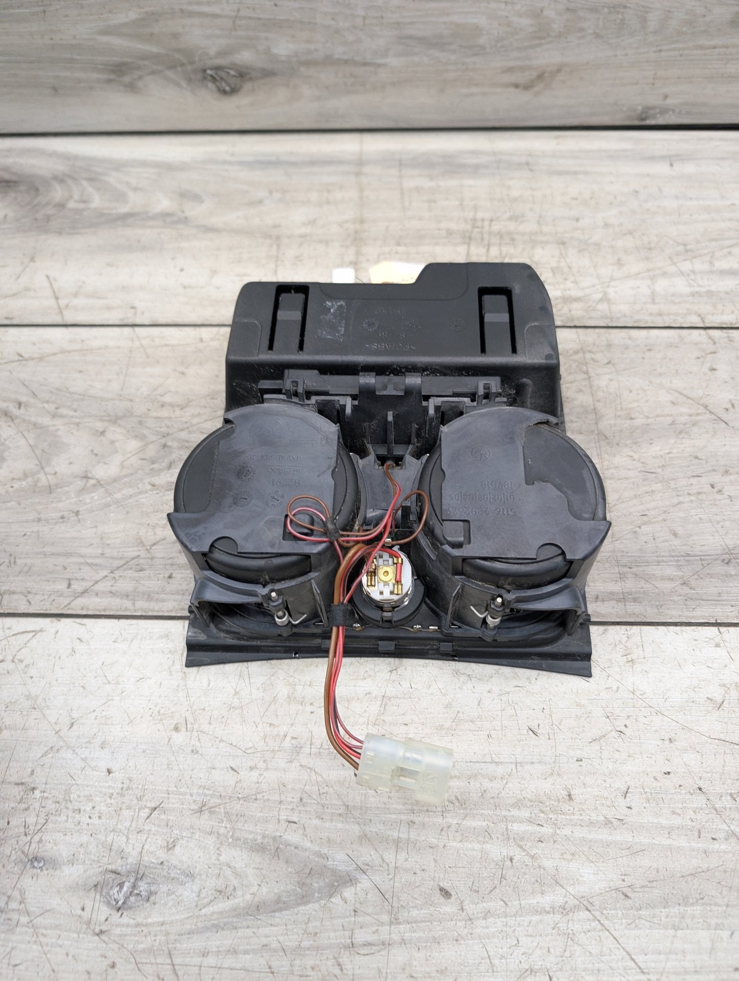 16-19 OEM BMW G11 G12 740 750 M760 Center Console Cup Holder USB Charging Port