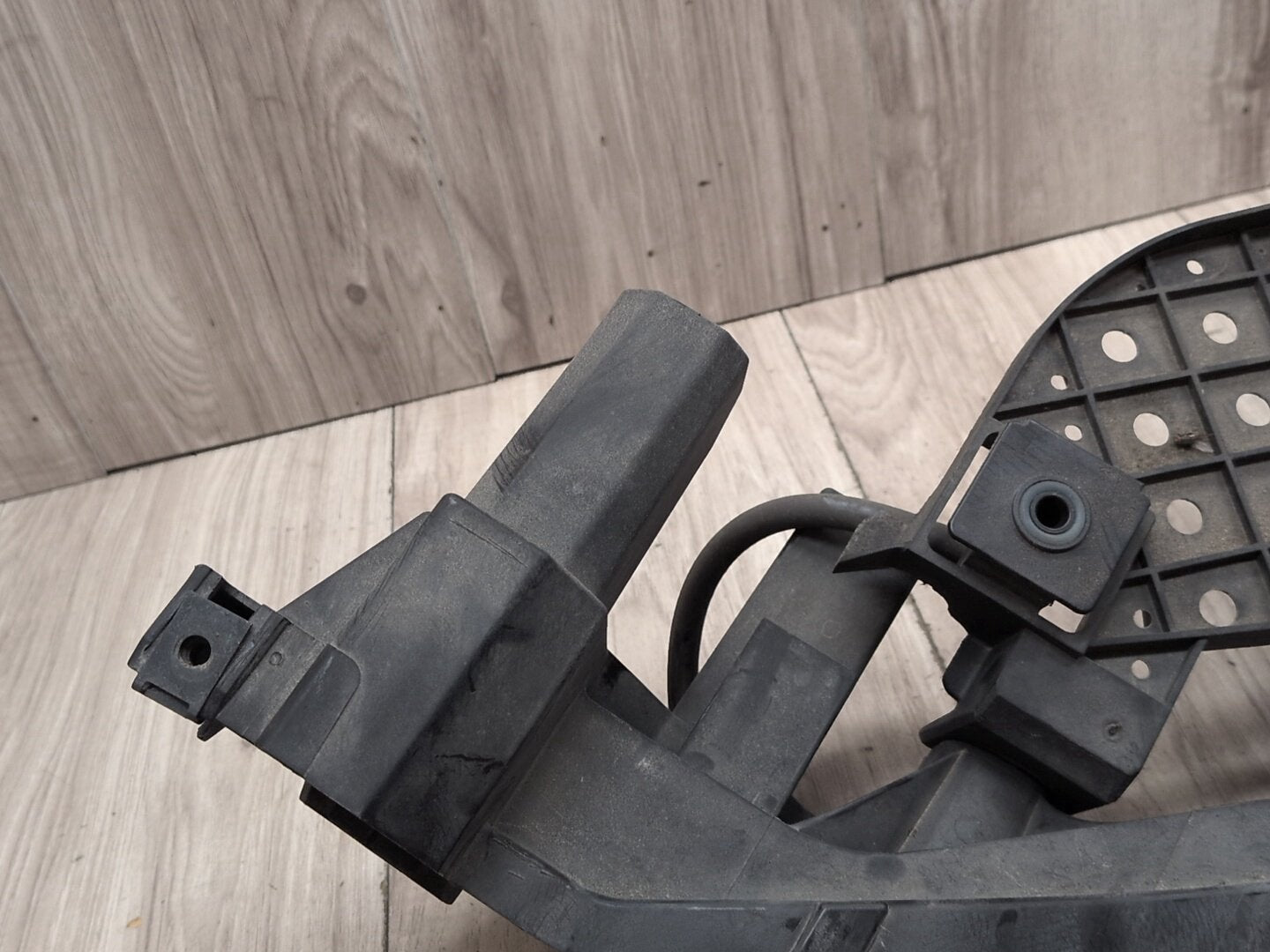 2015-2018 Audi Q3 8U Left Front Bumper Under Headlamp Bracket 8U0805607A