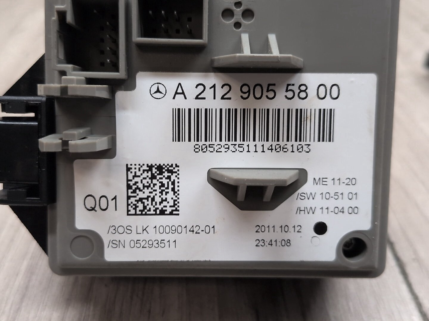 2009-2012 Mercedes-Benz E550 W212 Start Stop Button w/ Key A2129055800 OEM