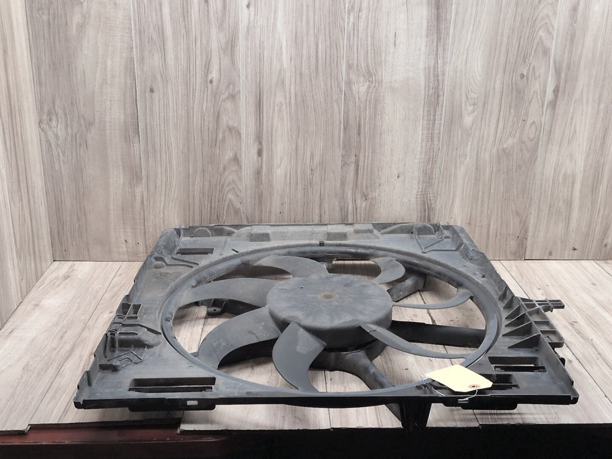 2007-2013 BMW X5 E70 Radiator Fan Shroud Housing w/ Motor 7558428