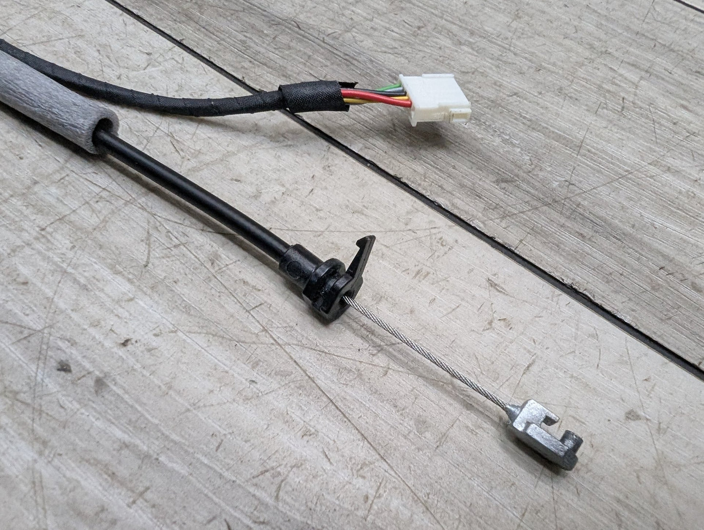 2017-2023 BMW 530i G30 Liftgate Trunk Lid Liftgate Lock Latch Actuator 7383561