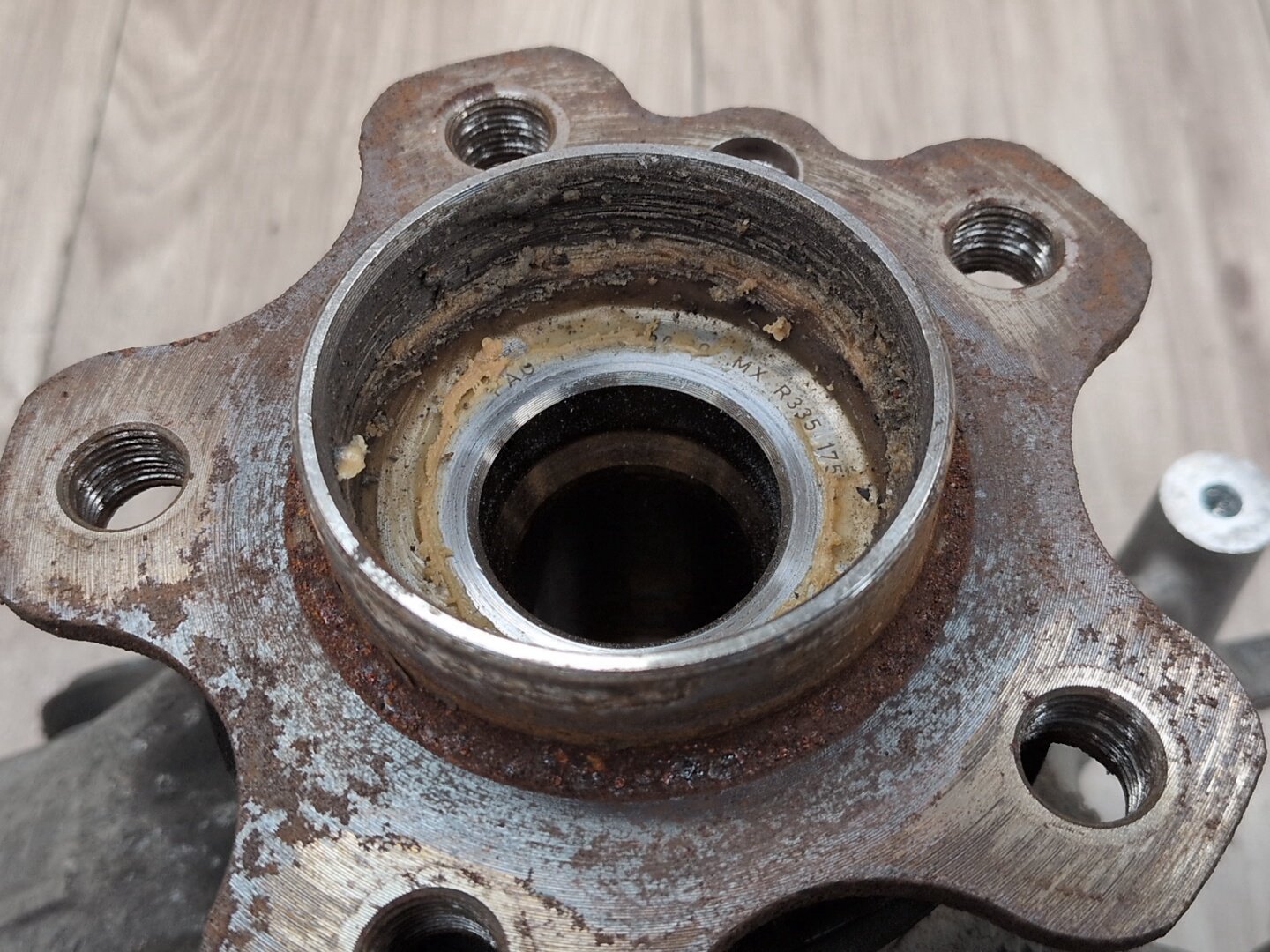 OEM BMW G05 G06 G07 X5 X6 X7 Rear Right Passenger Hub Spindle Knuckle Bearing