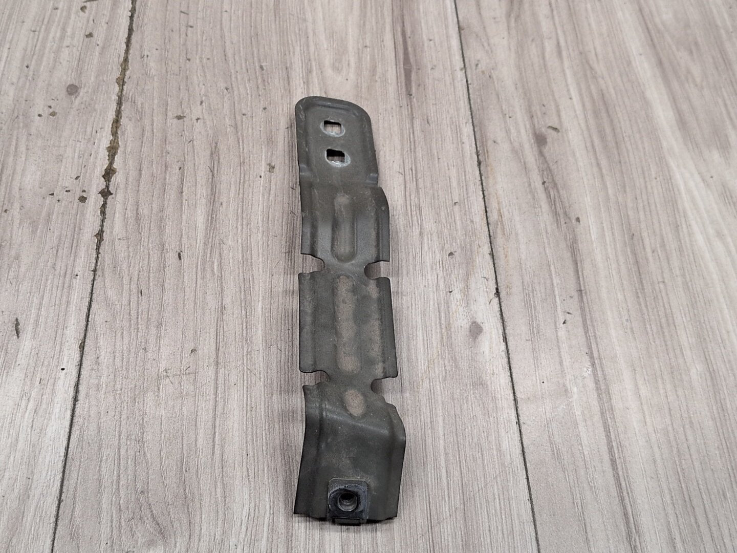2011 - 2017 BMW X3 F25 Front Right Passenger Fender Brackets SET 7267336 N20B20O0