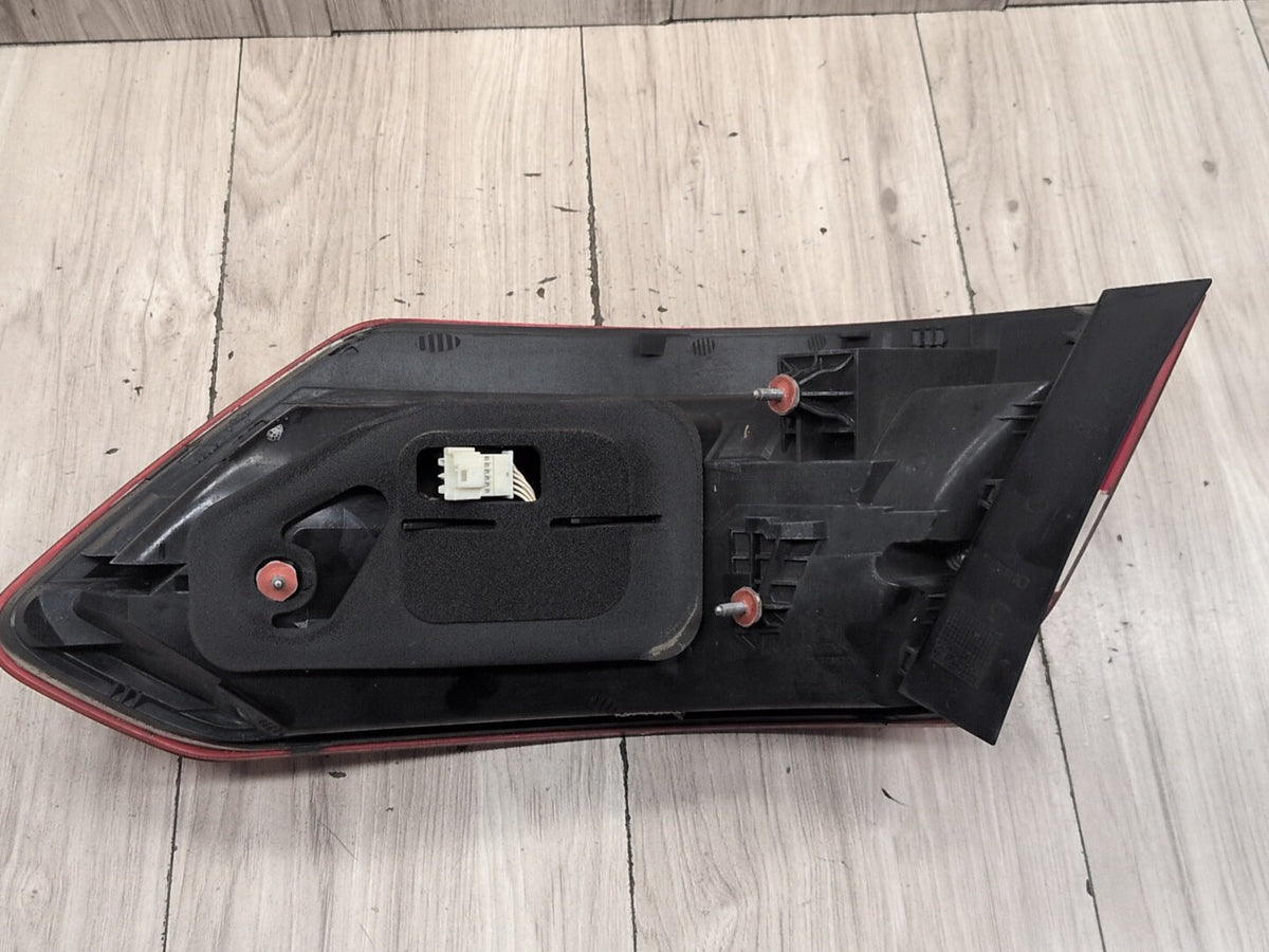 2009-2012 Mercedes-Benz E550 W212 Rear Left Driver Outer Tail Light A2129060758