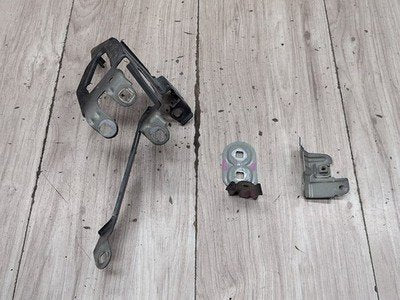 2012-2018 BMW M6 F06 Front Left Driver Fender Brackets SET 7230583 OEM