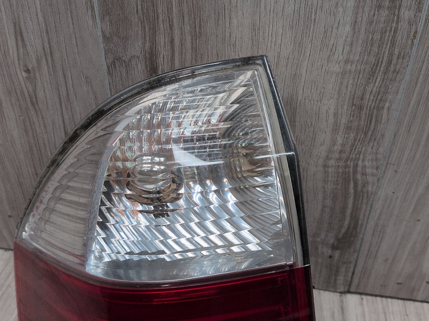 2004-2010 BMW X3 E83 Rear Left Driver Outer Tail Light 7162211