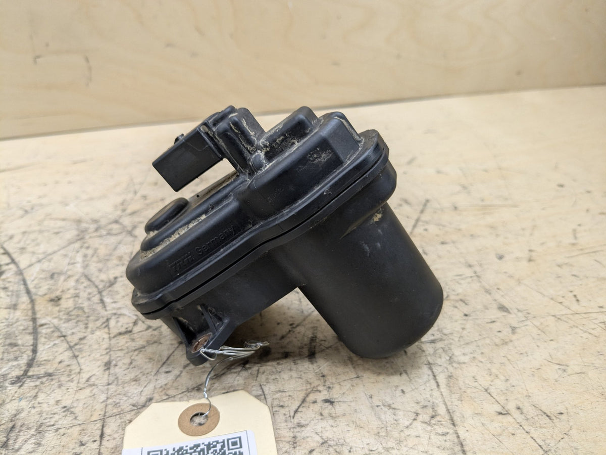 2016-2019 BMW 740Li G12 Rear Left or Right Brake Caliper Actuator 6870567 OEM