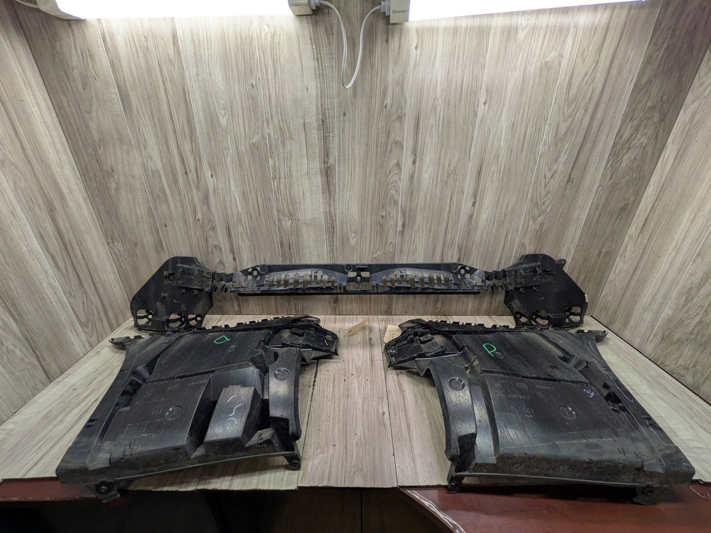 OEM BMW F90 M5 G30 M550 M Sport REAR Center Middle Reinforcement Bracket Mount
