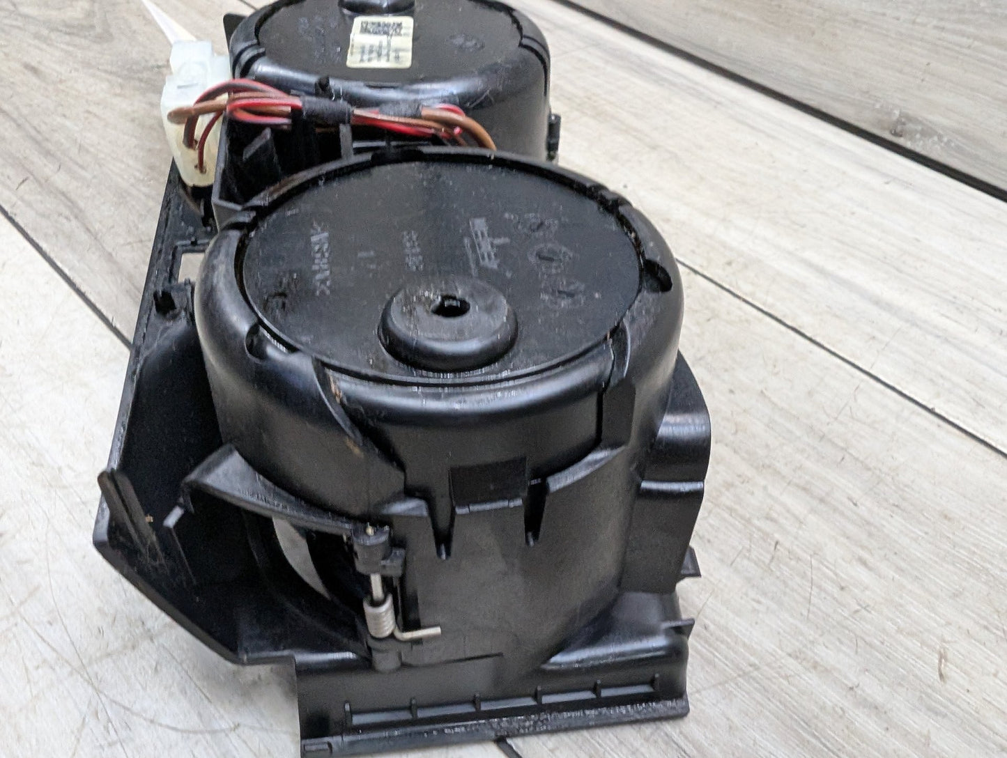 2017-2023 BMW M550i xDrive G30 Center Console Cup Holder 6801508
