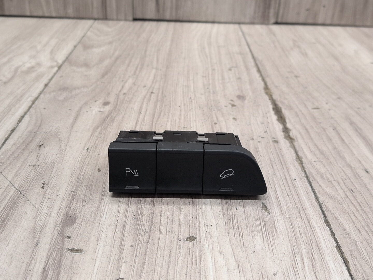 2015-2018 Audi Q3 8U Dashboard Park Assist & Hill Descent Switch Button 8U0959674B