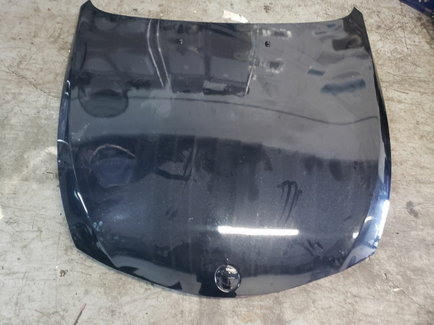 2007 BMW 650i Hood  E63 Series *Small dent