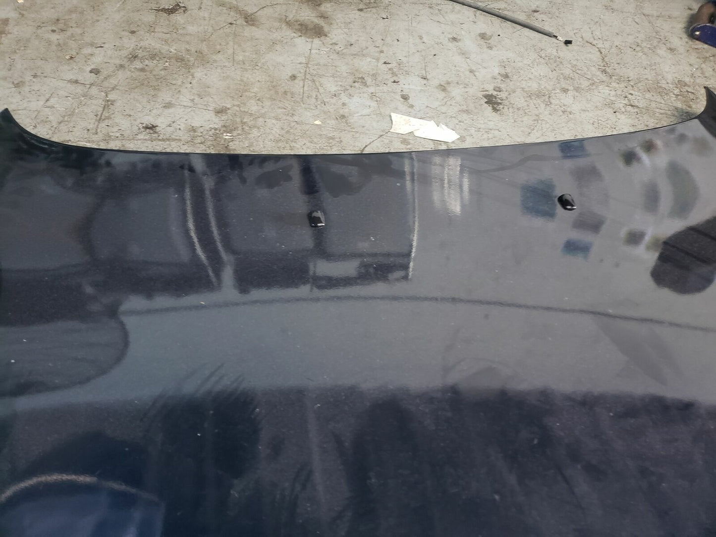 2007 BMW 650i Hood  E63 Series *Small dent