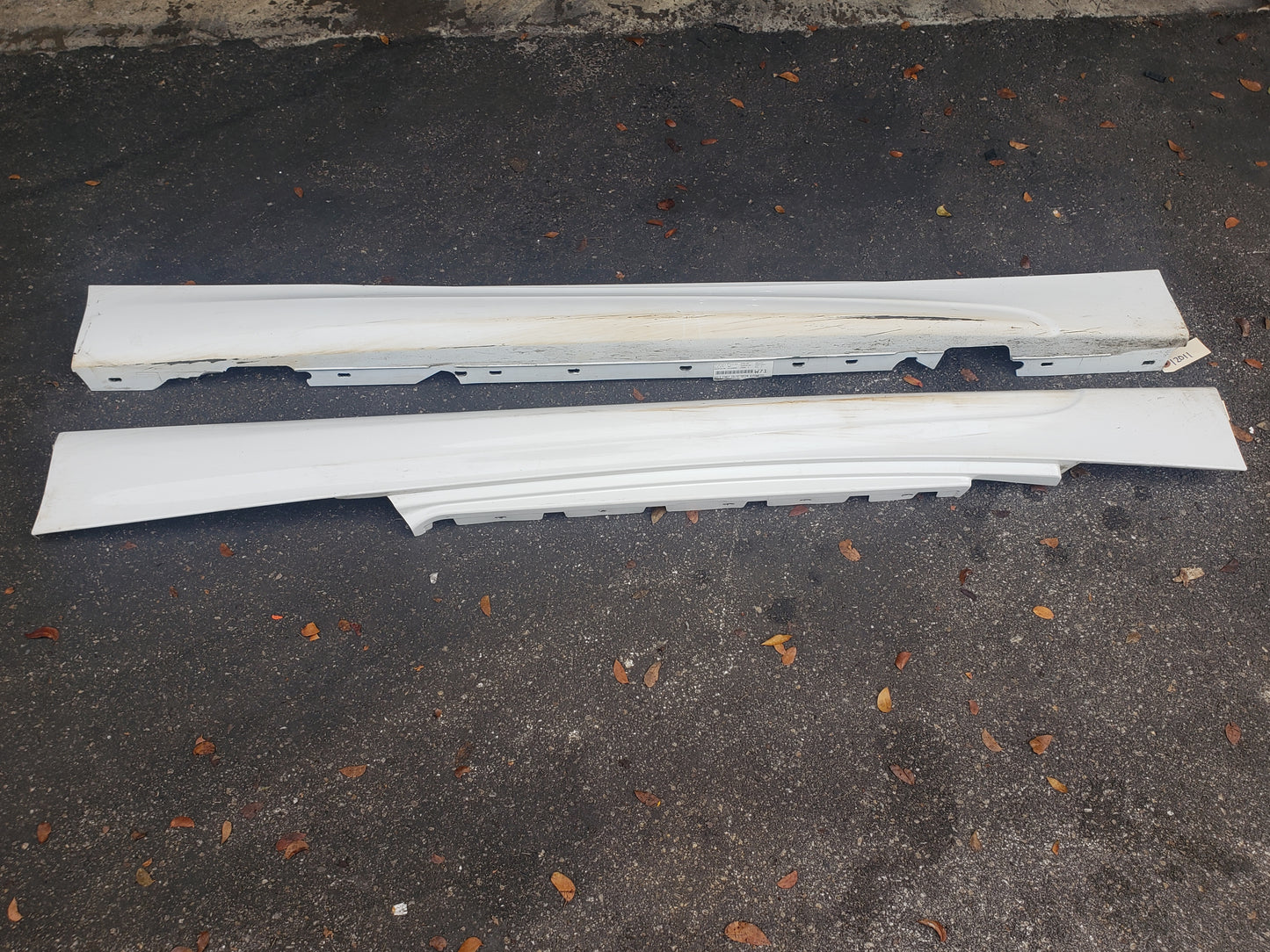 BMW 11-13 E82 135i Rocker Panel Side Skirt SET LCI