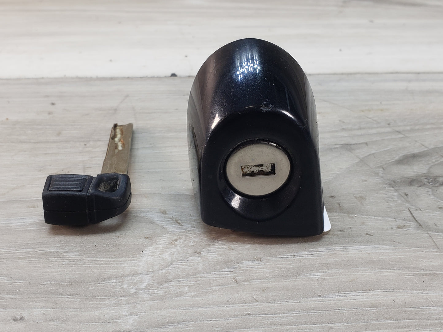 BMW 11-13 E92 335i Left Front Driver Side Door Handle Key Lock Hole Keyhole LCI