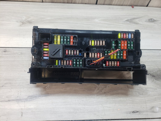 BMW 10-13 F10 528i Front Power Distribution Fuse Box Relay Pre LCI