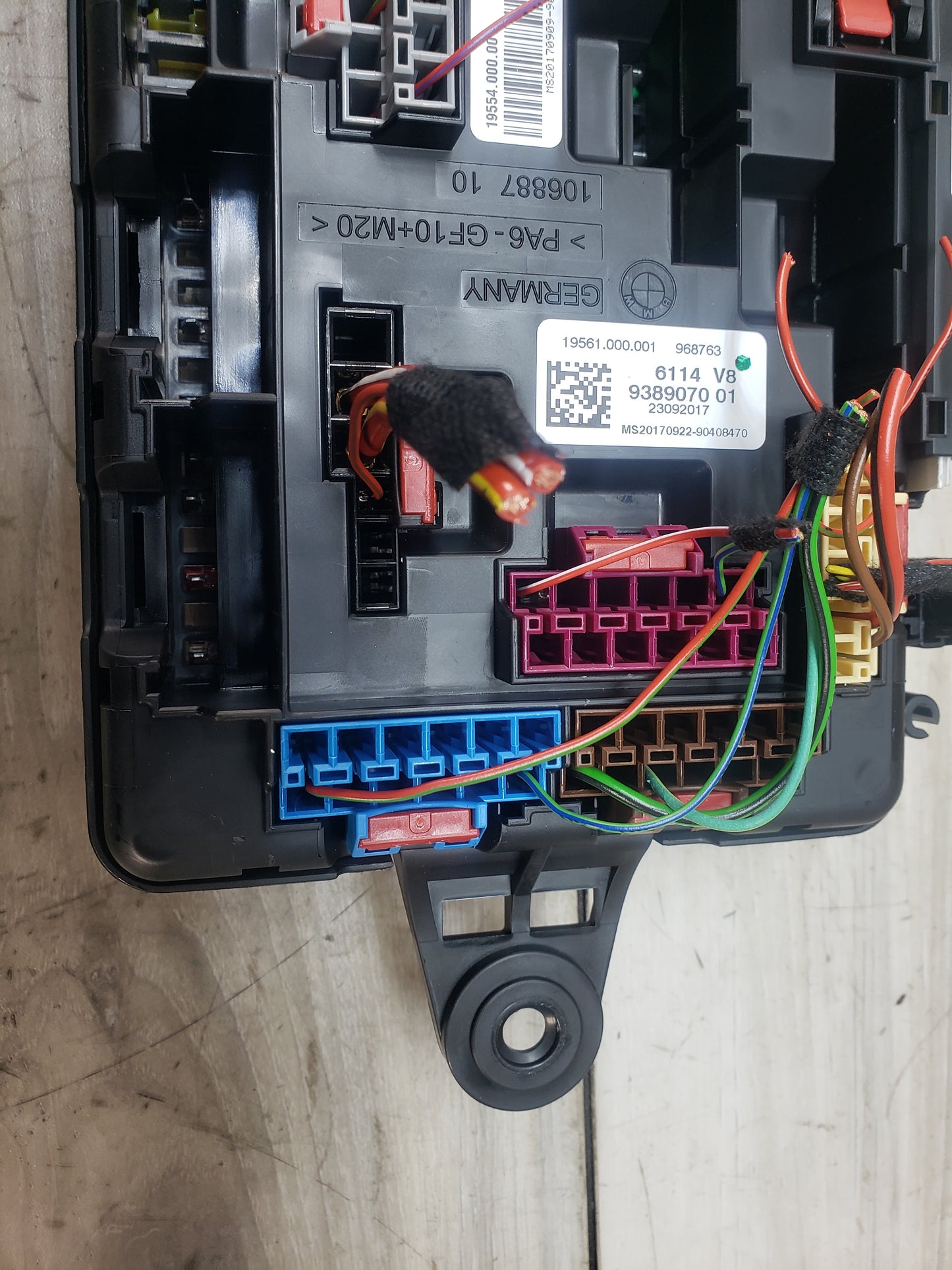 BMW 18-20 F22 M240xi Rear Power Distribution Fuse Box LCI