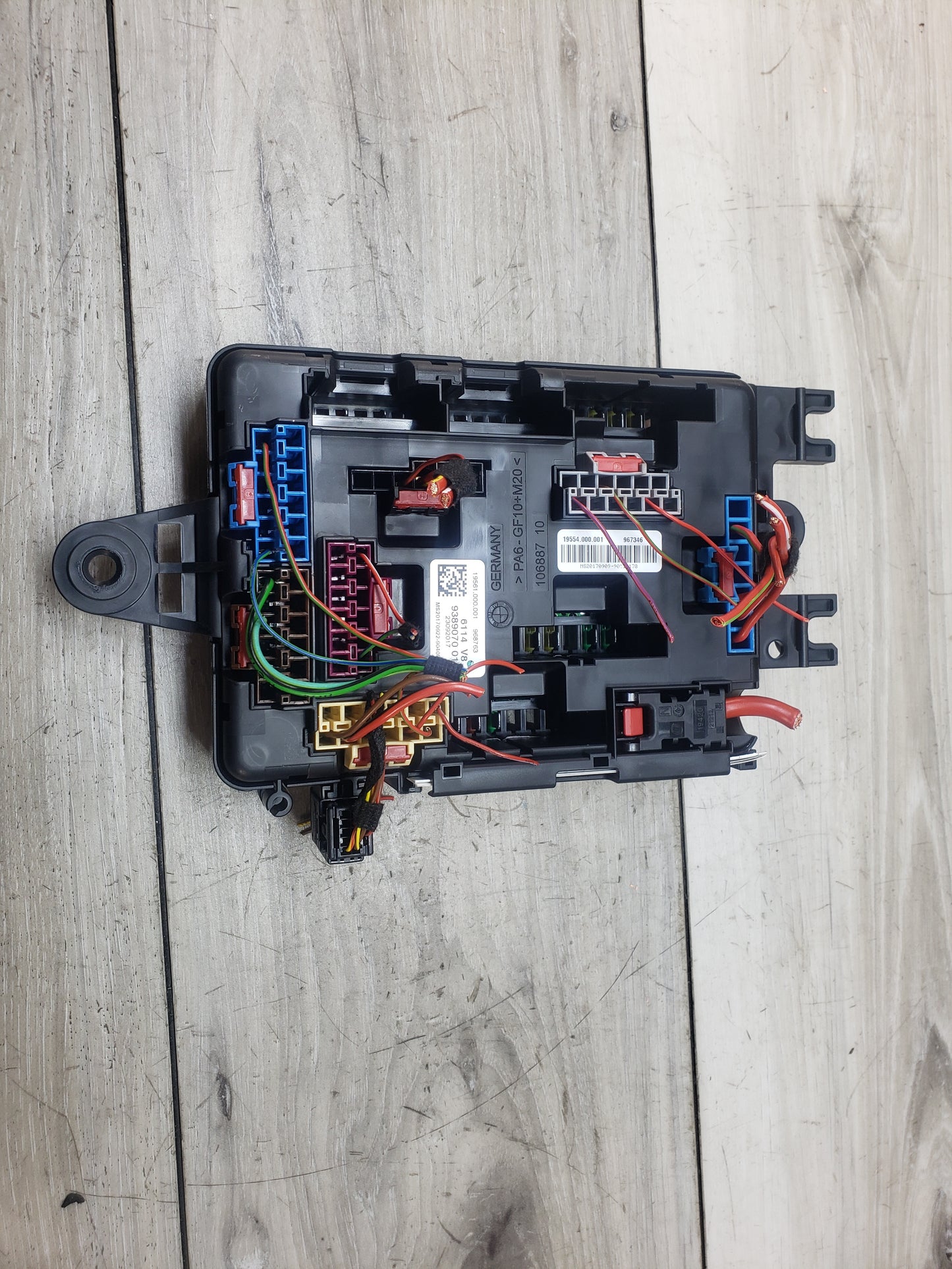 BMW 18-20 F22 M240xi Rear Power Distribution Fuse Box LCI