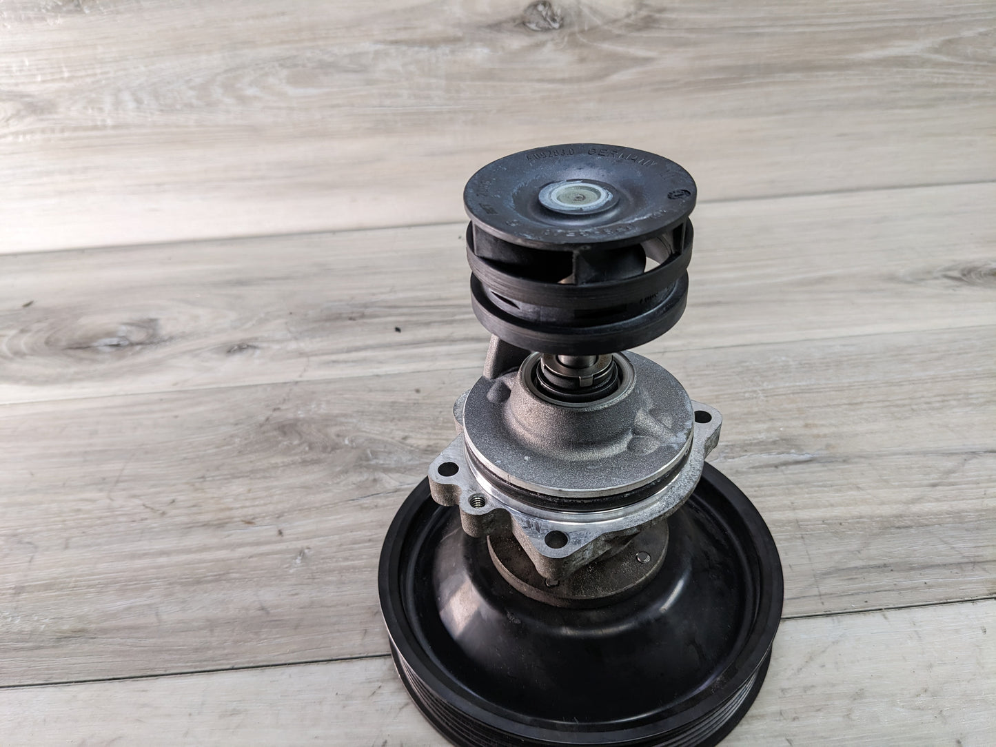 BMW 07-10 E93 M3 Engine Water Pump with Pulley Pre LCI