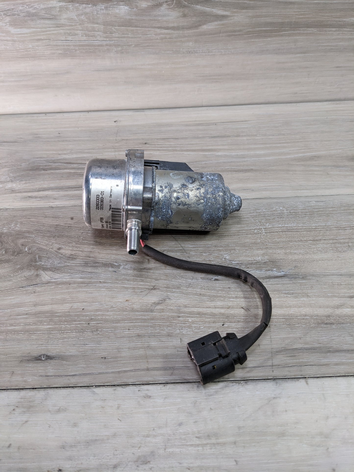 BMW 07-10 E93 M3 Brake Booster Vacuum Pump Pre LCI