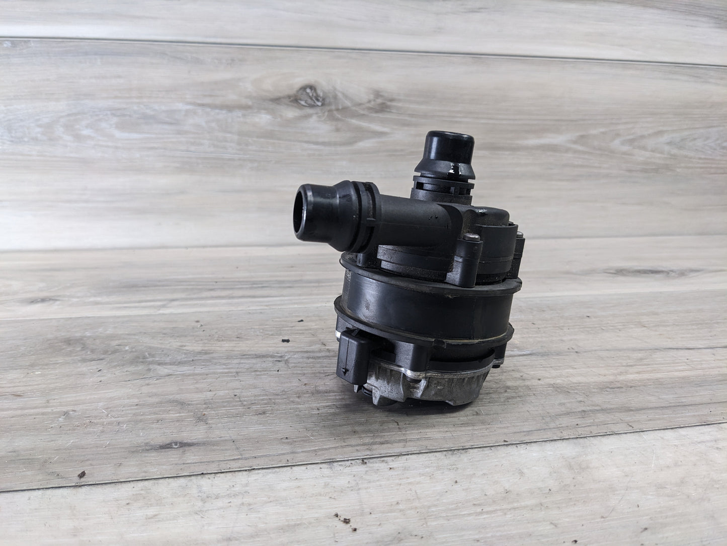 BMW 18-20 F22 M240xi Auxiliary Electric Water Pump LCI