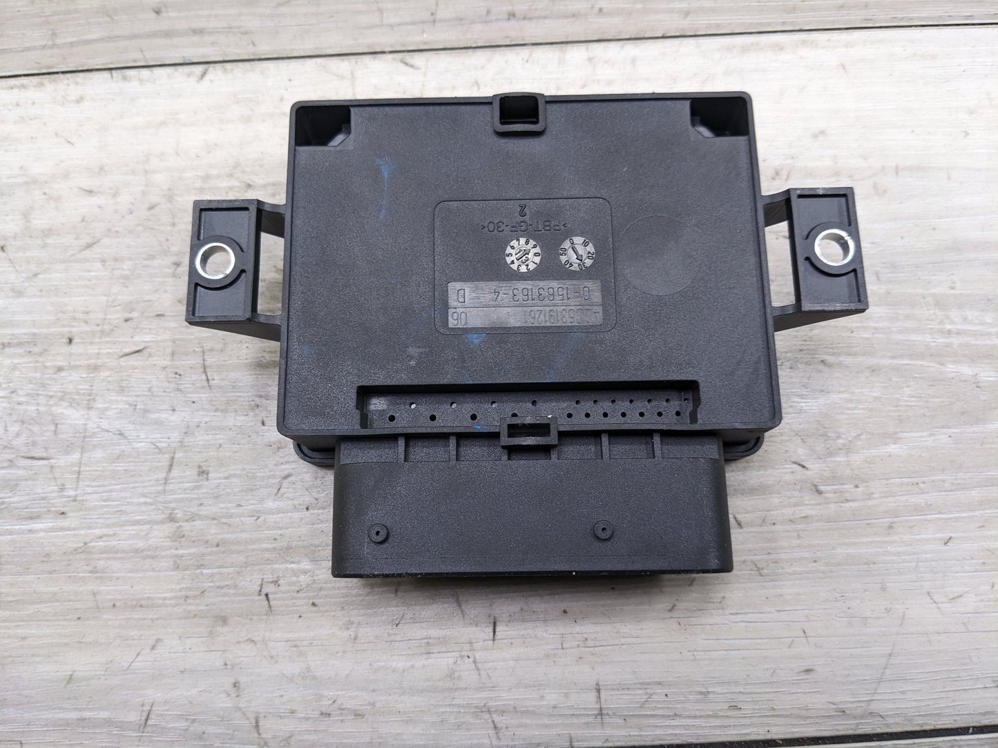 12-18 OEM BMW F10 F06 F12 F13 Electric Parking Park Brake Control Module EMF