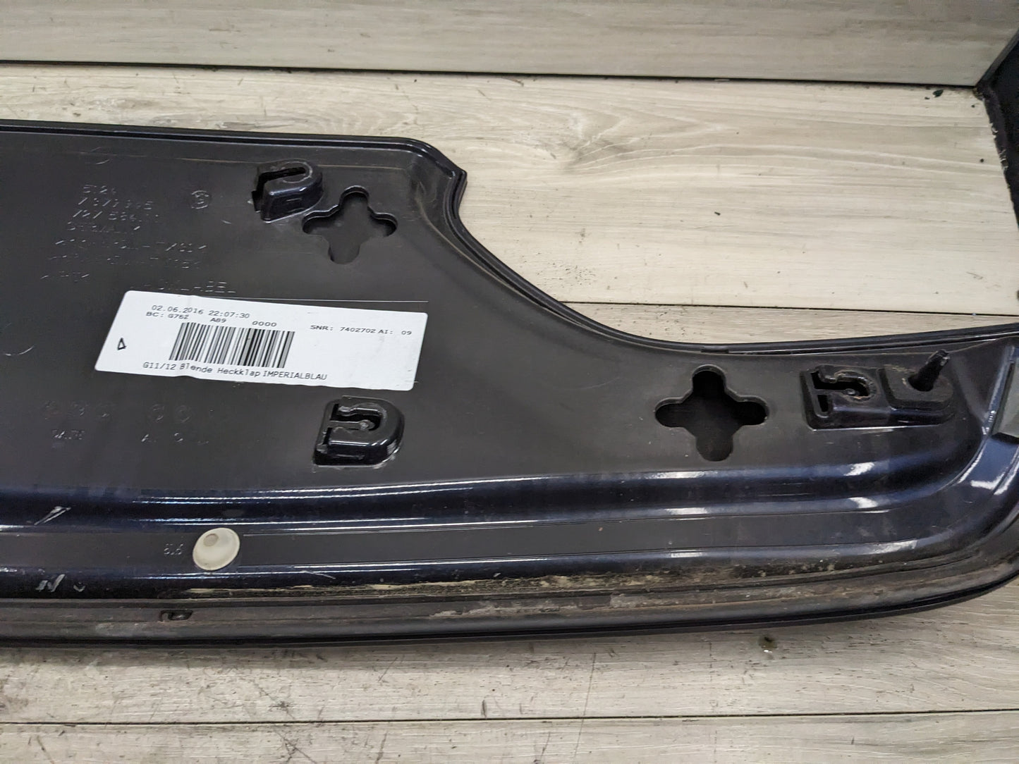 16-19 OEM BMW G11 G12 740 750 Trunk Lid License Plate Lower Finish Panel