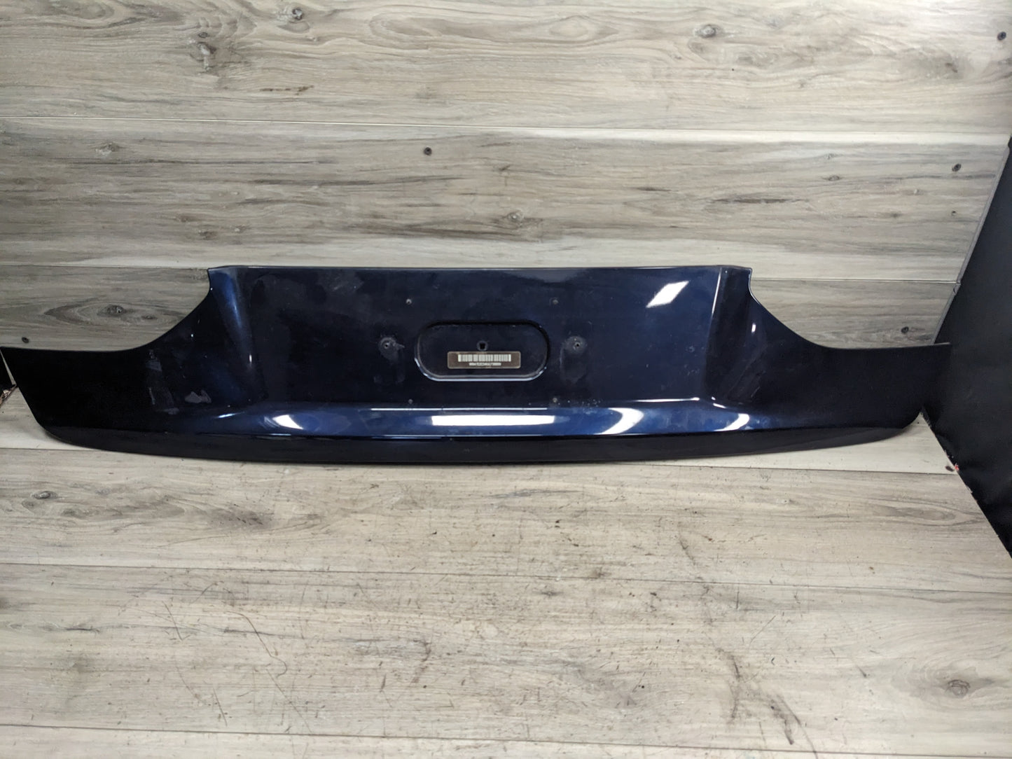 16-19 OEM BMW G11 G12 740 750 Trunk Lid License Plate Lower Finish Panel