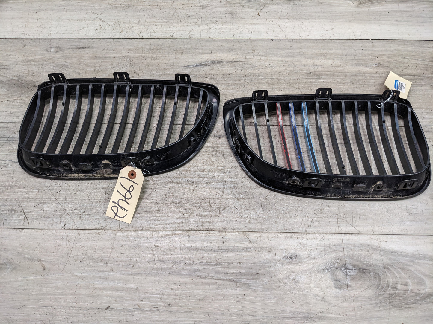 07-10 OEM BMW E92 E93 Coupe 328 335 Front Bumper Kidney Grilles Black SET (2)