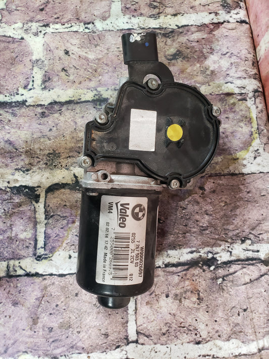 BMW 14-17 F22 Front Windshield Wiper Motor Pre LCI