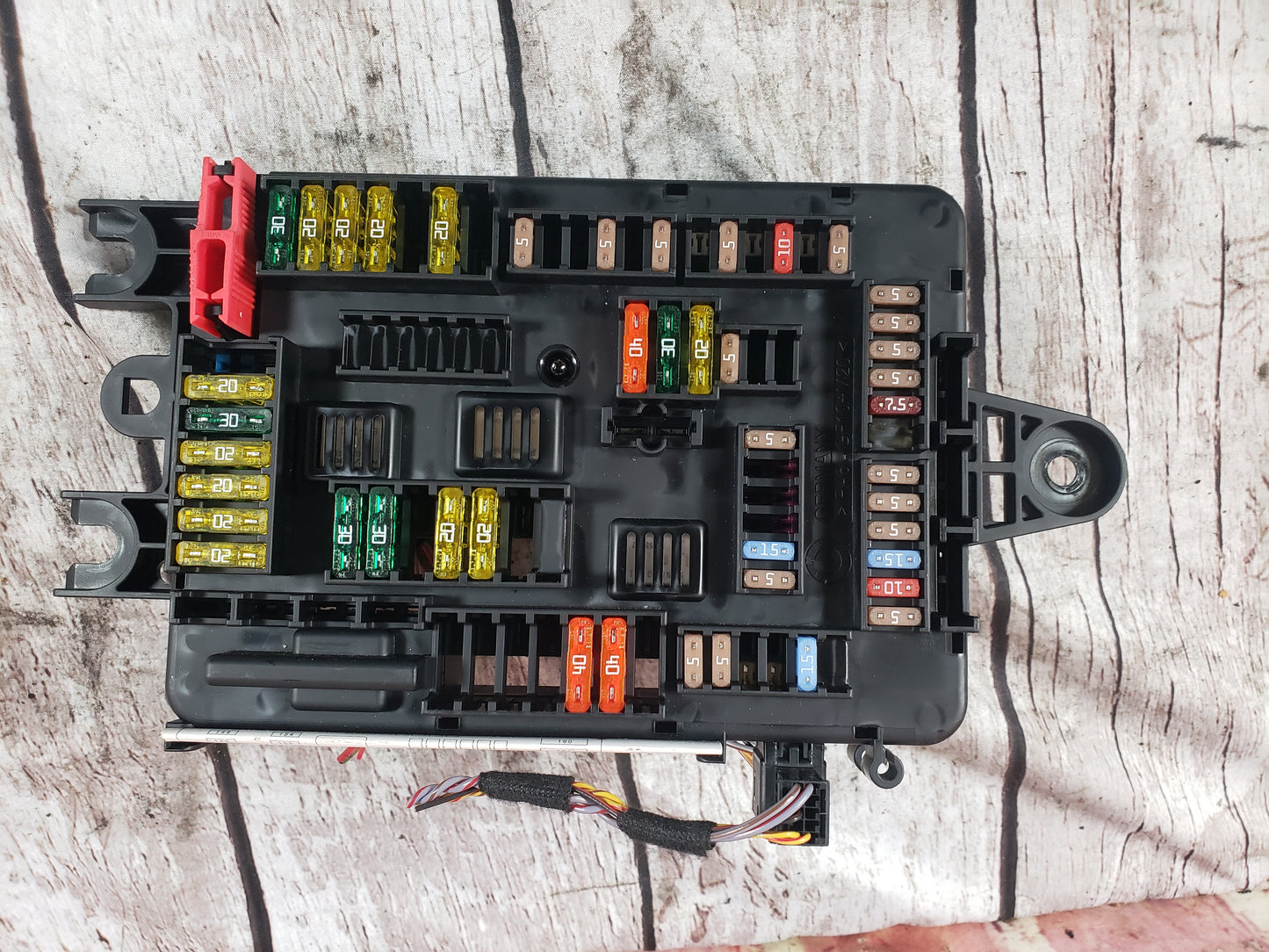 BMW 14-17 F32 435i Fuse Relay Box  Pre LCI