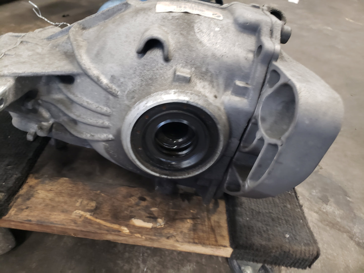 BMW 11-13 F10 528i Rear Differential Carrier Axle Pre LCI