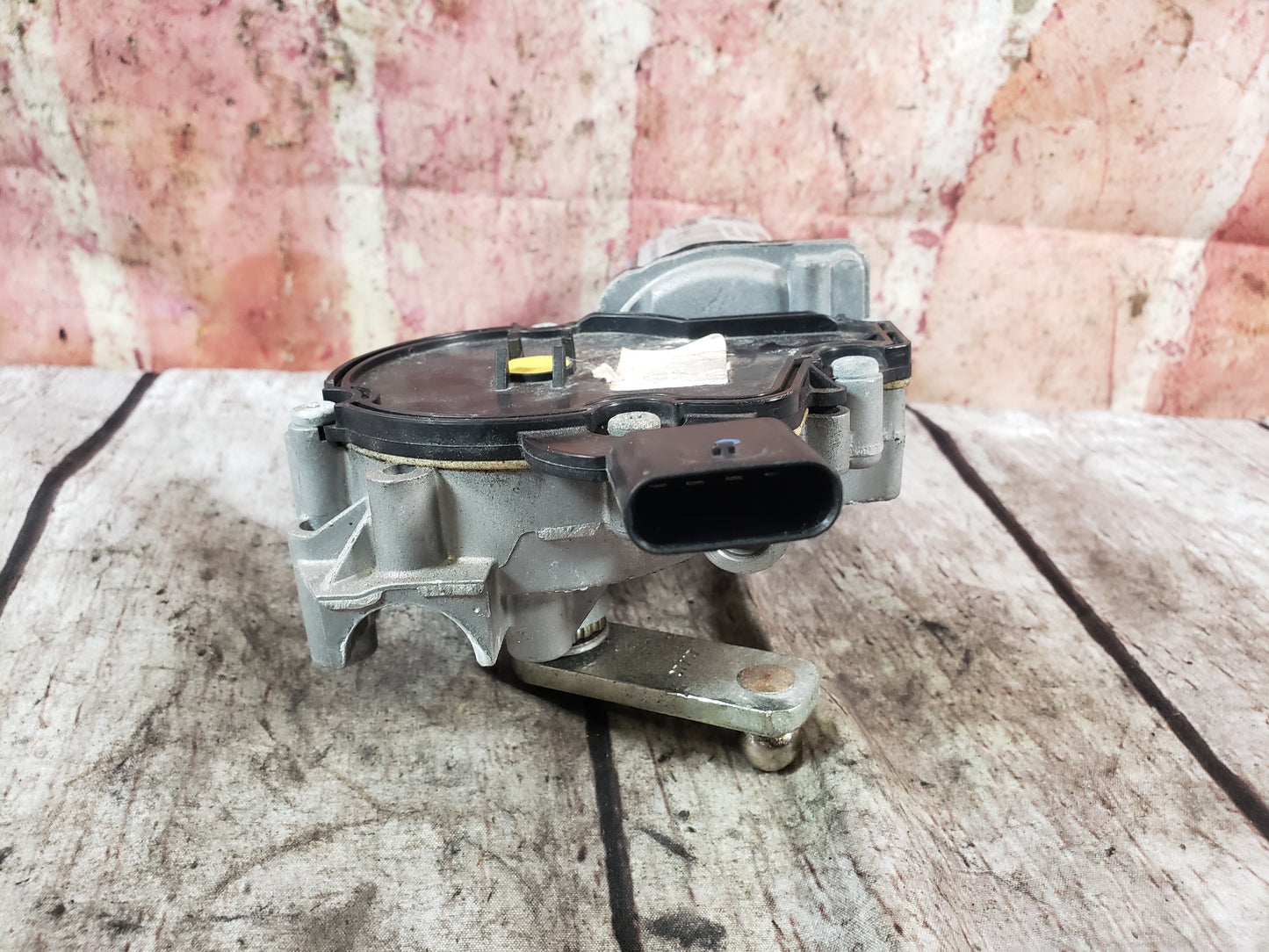 BMW 16-18 F30 340i Front Windshield Wiper Motor LCI